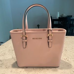 Brand new Michael Kors Jet Set Travel powder blush leather tote